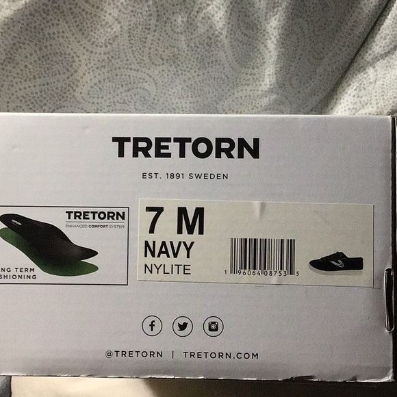 NIB TRETORN Nylite Navy Velvet Upper Sneakers 7M navy and silver ribbon lace up - Picture 11 of 11